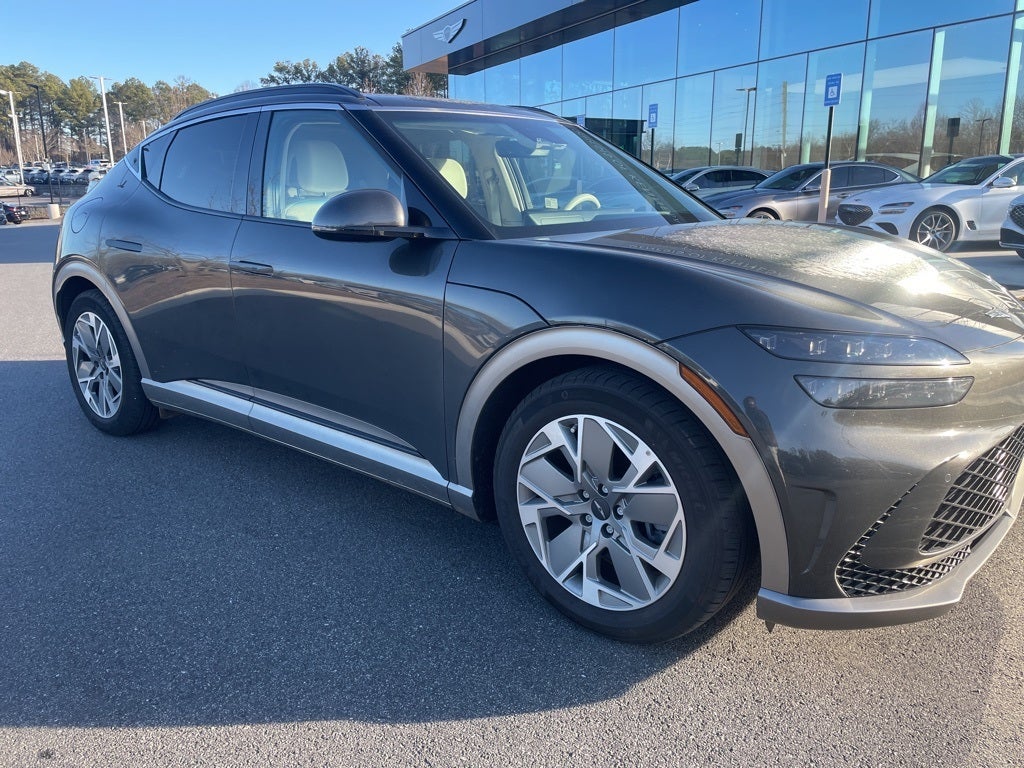 2024 Genesis GV60 Standard