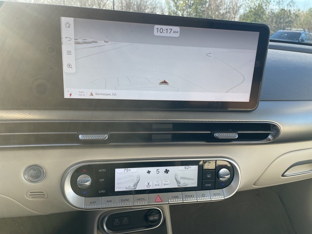 2024 Genesis GV60 Standard