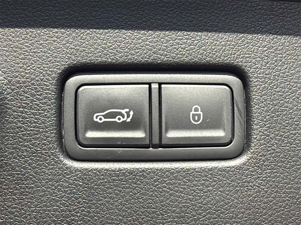 2024 Genesis GV60 Standard