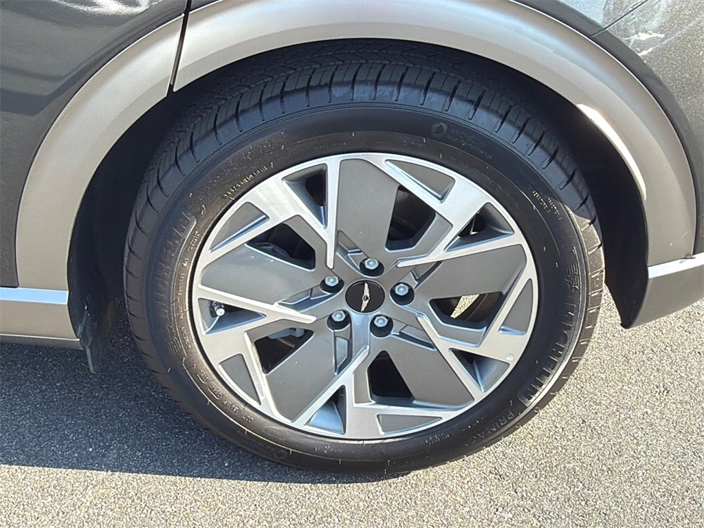 2024 Genesis GV60 Standard