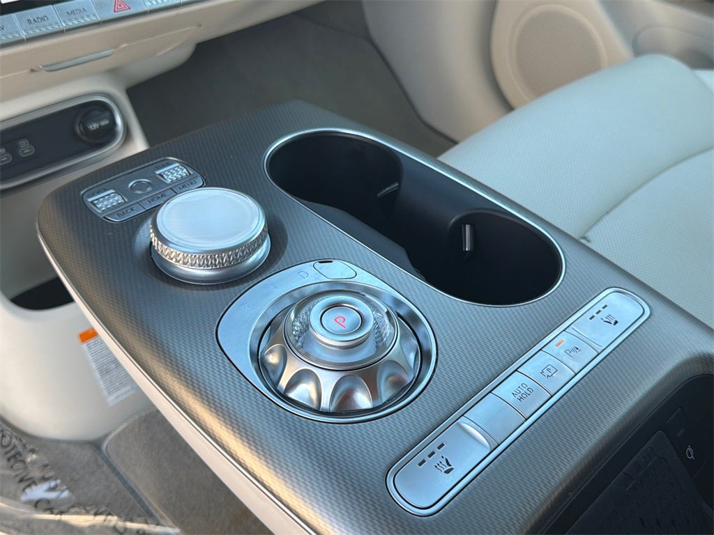 2024 Genesis GV60 Standard