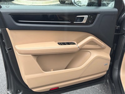 2021 Porsche Cayenne E-Hybrid Base