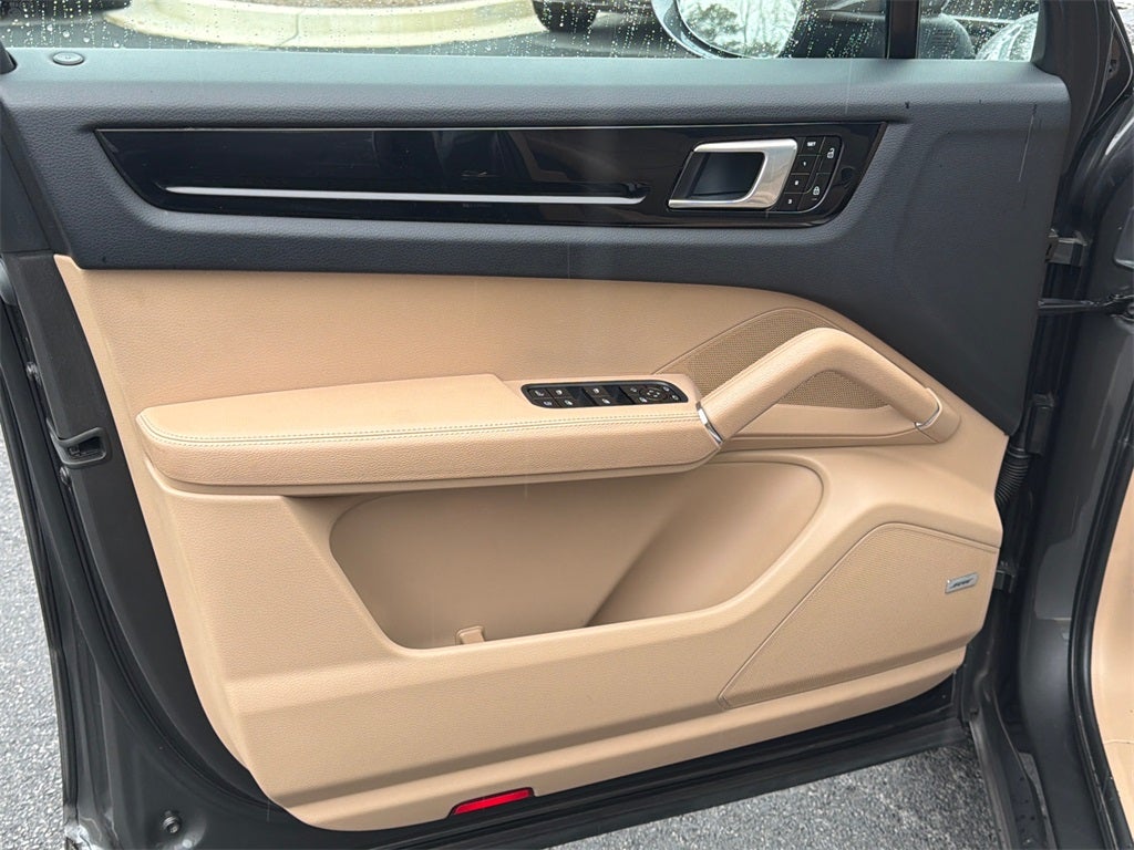 2021 Porsche Cayenne E-Hybrid Base