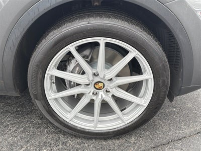 2021 Porsche Cayenne E-Hybrid Base