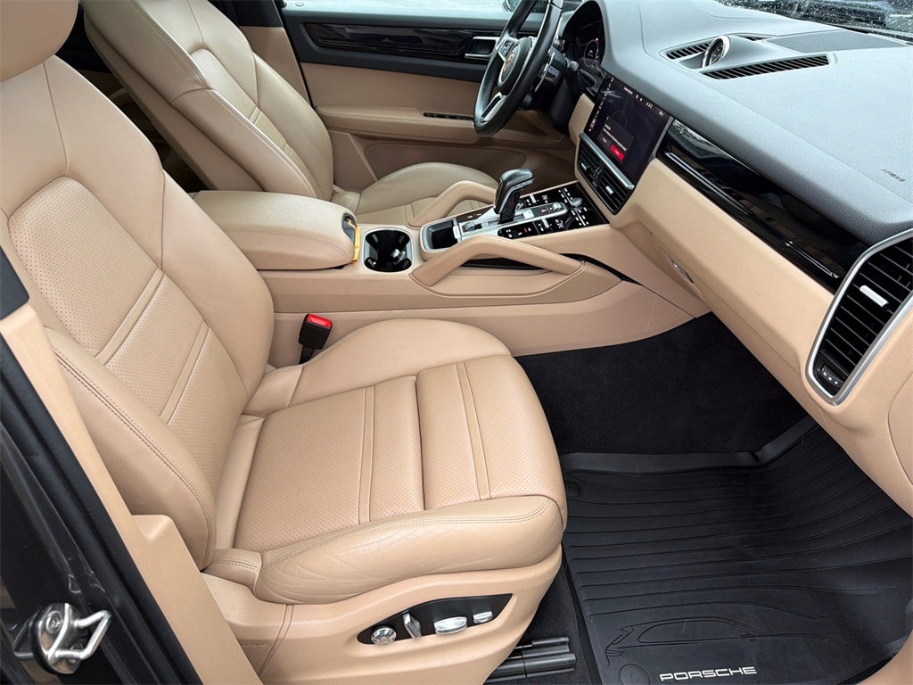 2021 Porsche Cayenne E-Hybrid Base