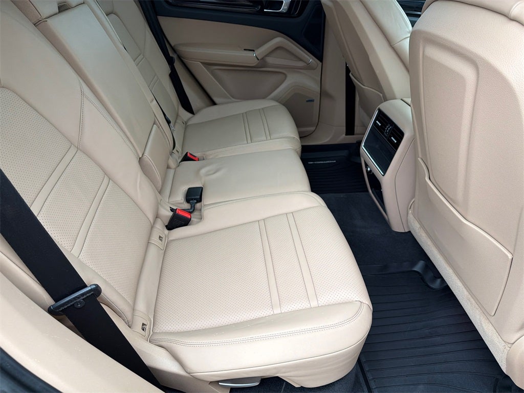 2021 Porsche Cayenne E-Hybrid Base