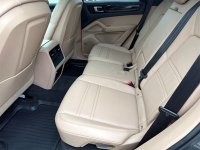 2021 Porsche Cayenne E-Hybrid Base