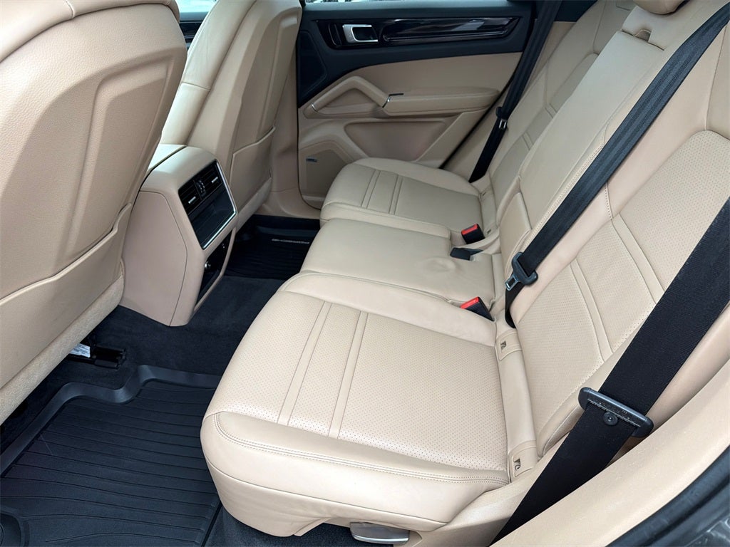 2021 Porsche Cayenne E-Hybrid Base