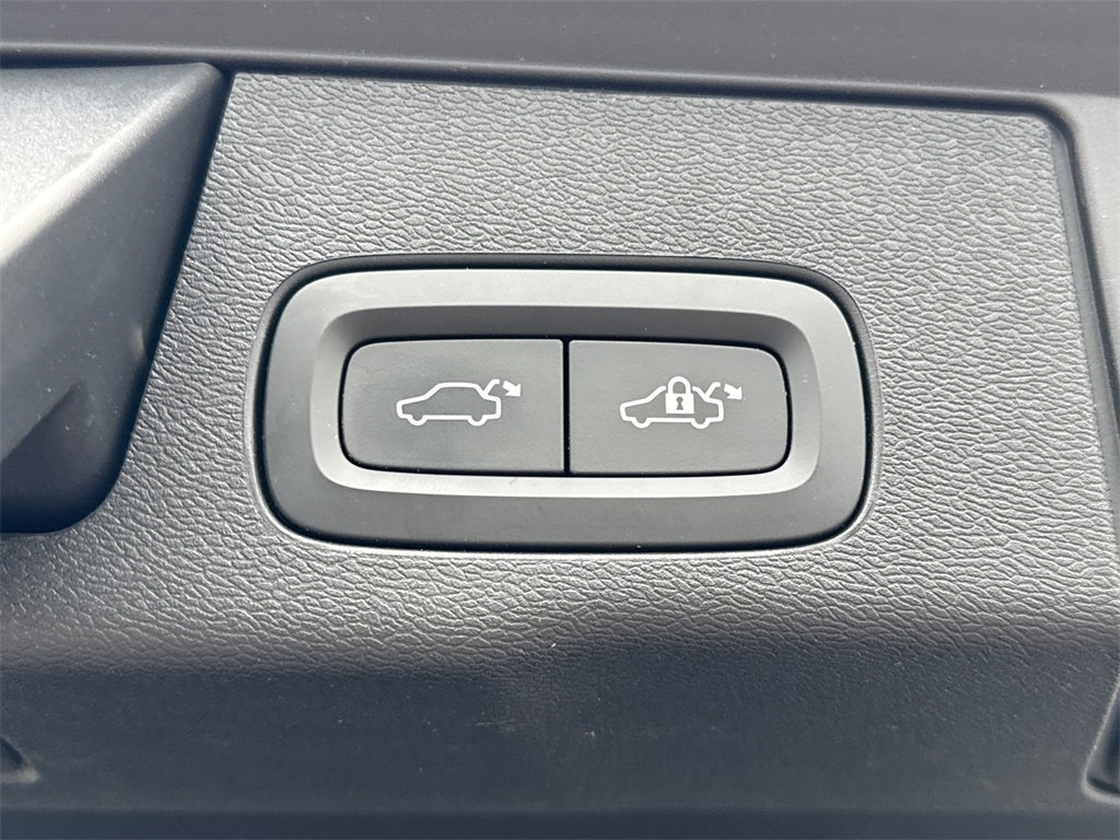 2018 Volvo XC60 T6 R-Design