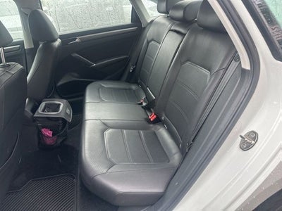 2018 Volkswagen Passat 2.0T R-Line