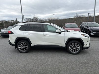 2022 Toyota RAV4 XLE Premium