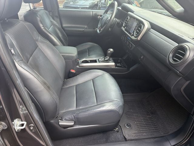 2022 Toyota Tacoma Limited V6