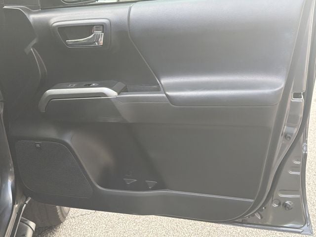 2022 Toyota Tacoma Limited V6