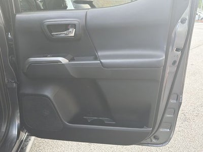 2022 Toyota Tacoma Limited V6