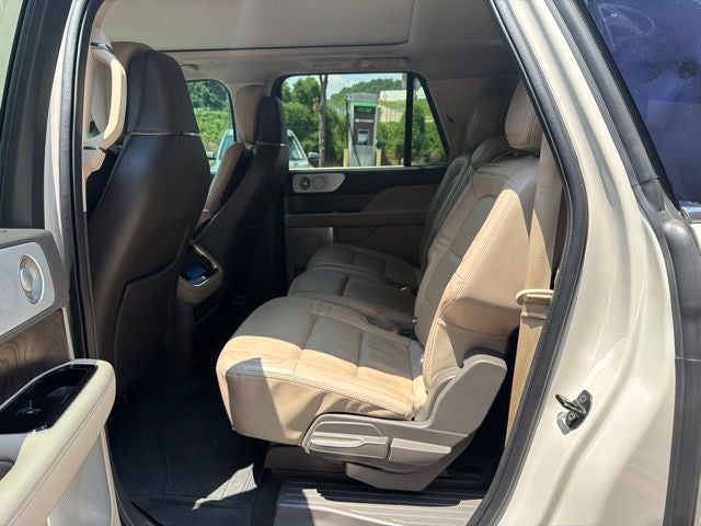 2022 Lincoln Navigator L Reserve