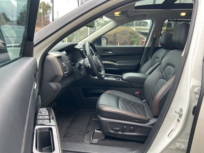 2022 Nissan Pathfinder Platinum