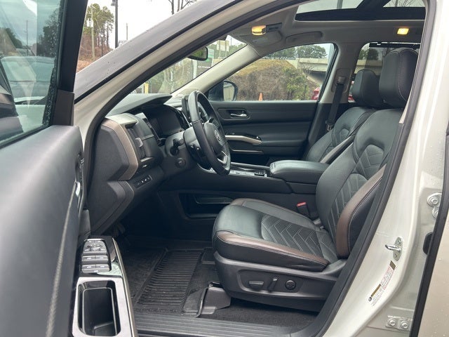 2022 Nissan Pathfinder Platinum