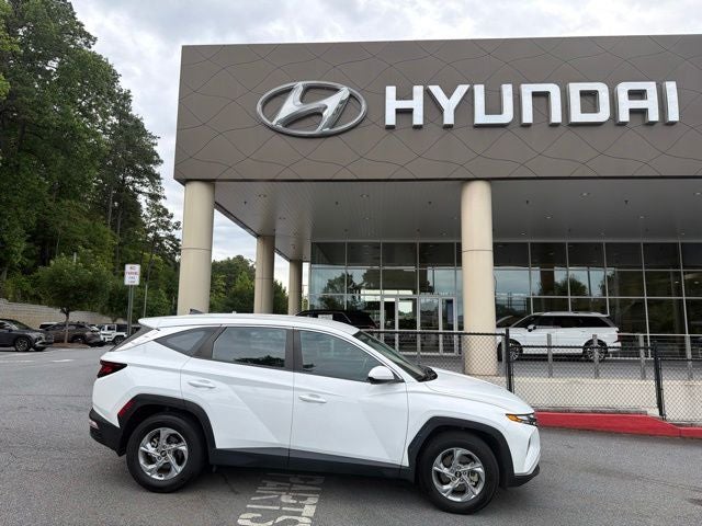 2023 Hyundai TUCSON SE