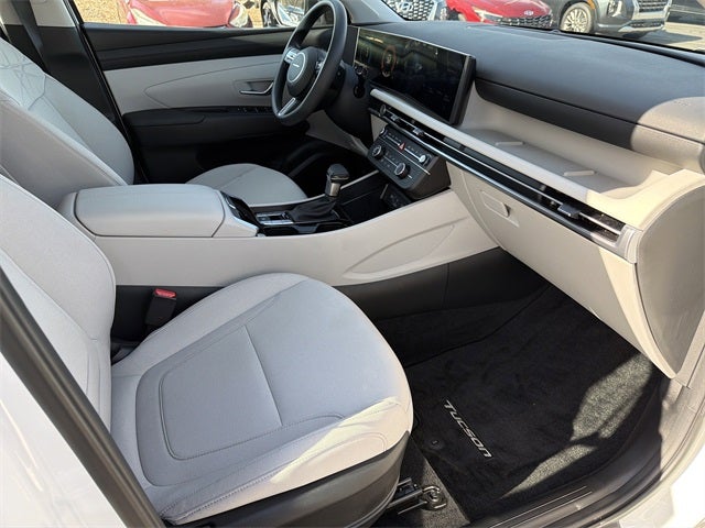 2025 Hyundai TUCSON SE