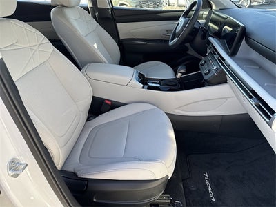 2025 Hyundai TUCSON SE