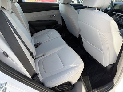 2025 Hyundai TUCSON SE