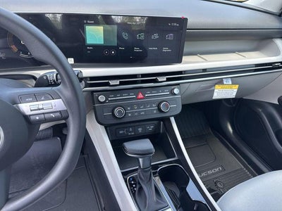 2026 Hyundai TUCSON SE FWD