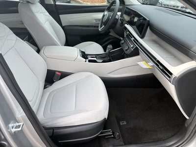 2026 Hyundai TUCSON SE FWD