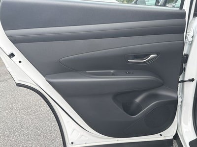 2026 Hyundai TUCSON SE FWD