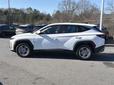2025 Hyundai TUCSON SE