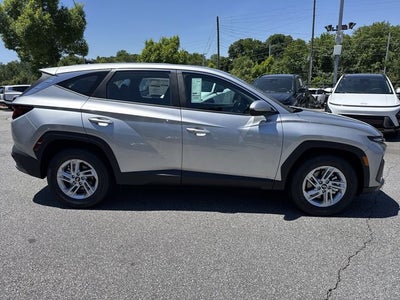 2026 Hyundai TUCSON SE FWD