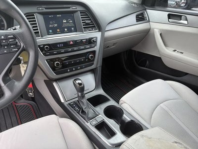 2016 Hyundai SONATA SE