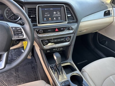 2019 Hyundai SONATA SE