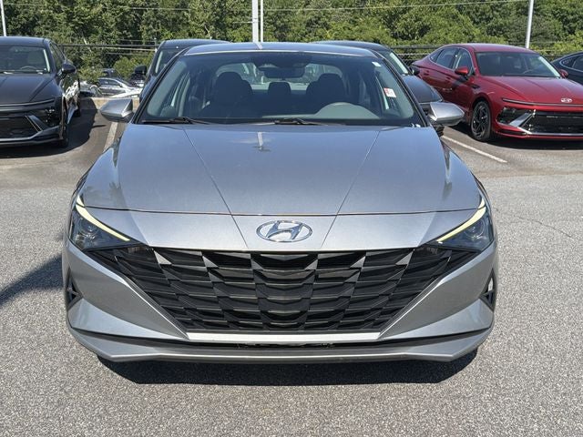 2022 Hyundai ELANTRA SE