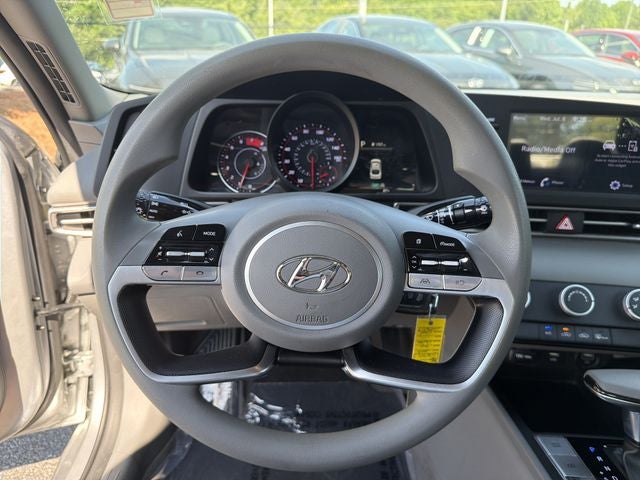 2022 Hyundai ELANTRA SE