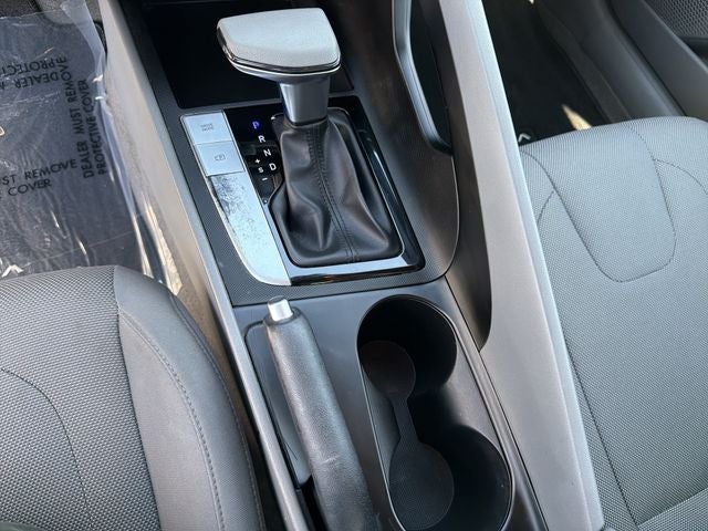 2022 Hyundai ELANTRA SE