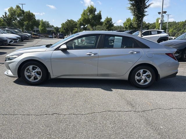 2022 Hyundai ELANTRA SE