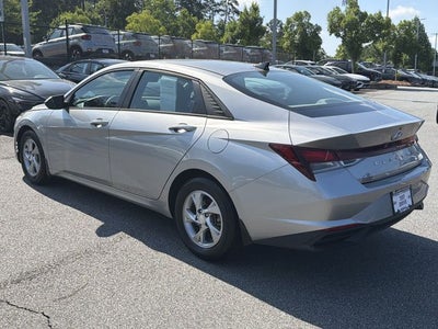 2022 Hyundai ELANTRA SE