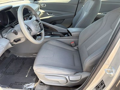 2022 Hyundai ELANTRA SE