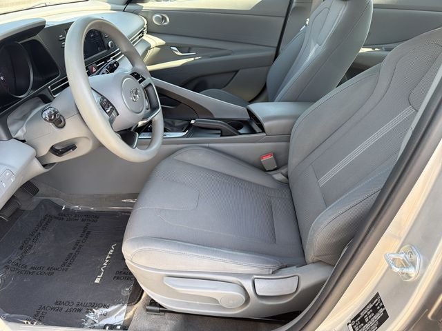 2022 Hyundai ELANTRA SE