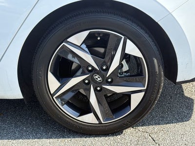 2022 Hyundai ELANTRA SEL