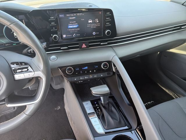 2022 Hyundai ELANTRA SEL