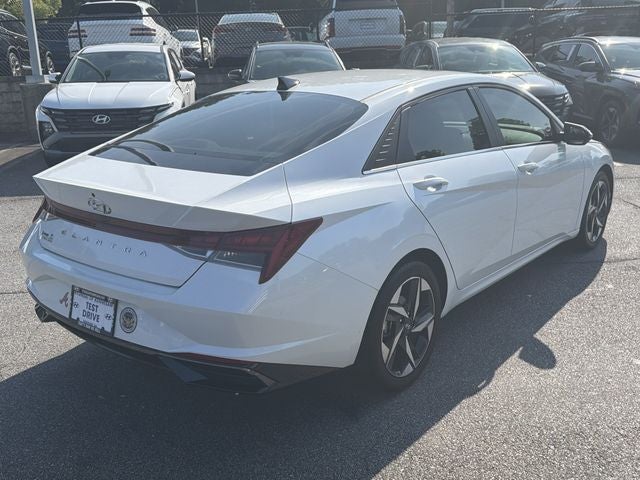 2022 Hyundai ELANTRA SEL
