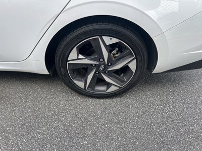 2021 Hyundai ELANTRA Limited