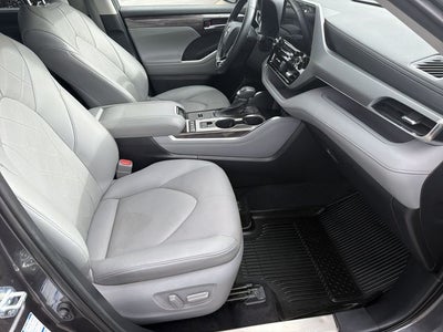 2021 Toyota Highlander Hybrid Platinum