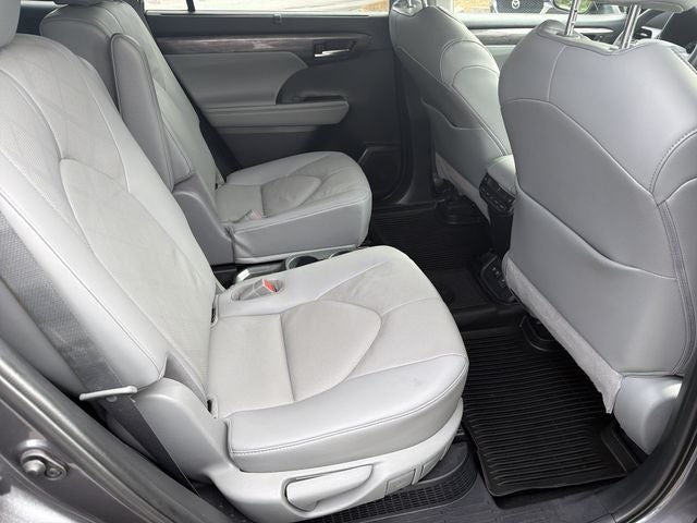 2021 Toyota Highlander Hybrid Platinum