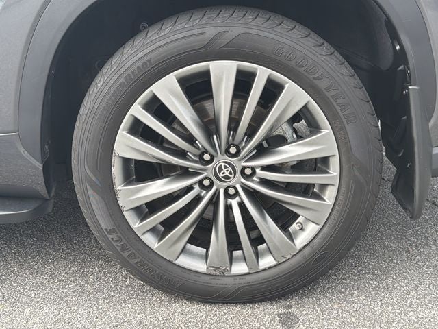 2021 Toyota Highlander Hybrid Platinum