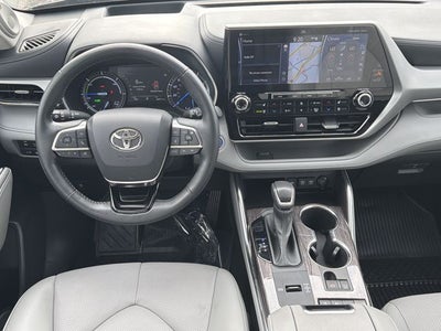 2021 Toyota Highlander Hybrid Platinum
