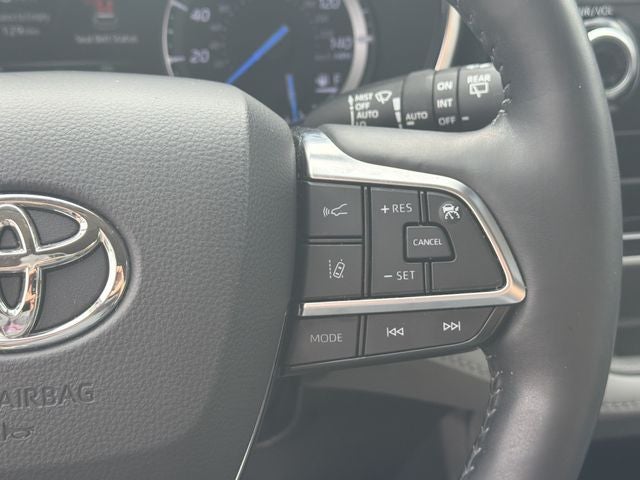 2021 Toyota Highlander Hybrid Platinum