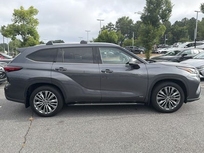 2021 Toyota Highlander Hybrid Platinum
