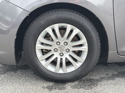 2014 Toyota Sienna XLE 8 Passenger